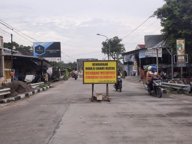 Kontruksi Ambles, Jembatan Glendeng Kembali ditutup Untuk kemdaraan Besar