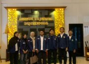 Dukungan Penuh Kaum Muda: BEM IKIP PGRI Bojonegoro Boyong Museum Rajekwesi ke Tengah Masyarakat